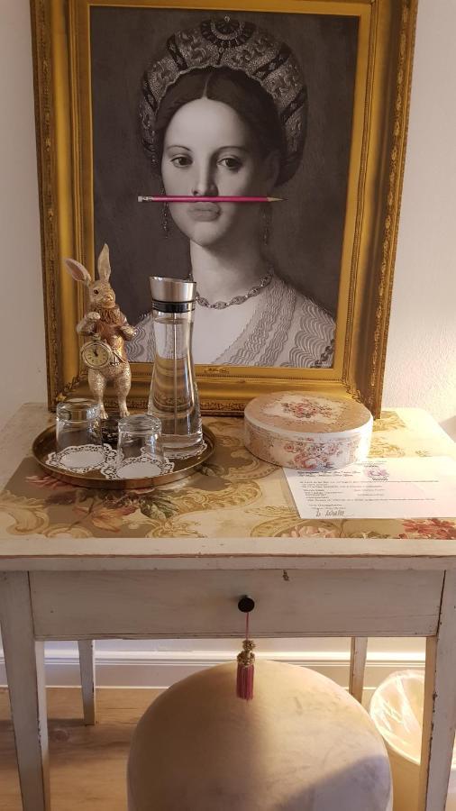 Das Kleine Hotel Iphofen, Fruehstueckszauber, No Waste, Nachhaltig, Nahe Aller Weingueter, Knauf Gips Kg Und Connekt, Kleines Secret Mit Garten & Terrassen, Tv Mirrorring, 55" Tv, Fine Dining, Hunde Willkommen Εξωτερικό φωτογραφία