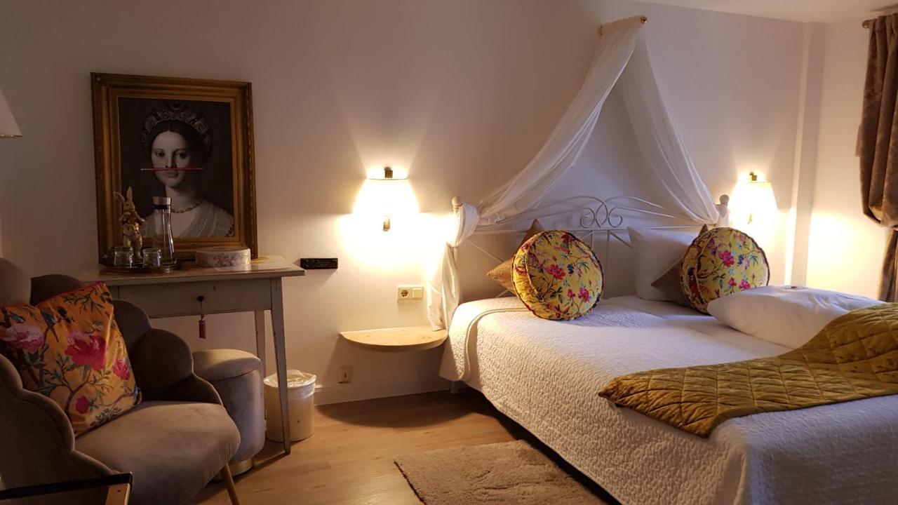 Das Kleine Hotel Iphofen, Fruehstueckszauber, No Waste, Nachhaltig, Nahe Aller Weingueter, Knauf Gips Kg Und Connekt, Kleines Secret Mit Garten & Terrassen, Tv Mirrorring, 55" Tv, Fine Dining, Hunde Willkommen Εξωτερικό φωτογραφία