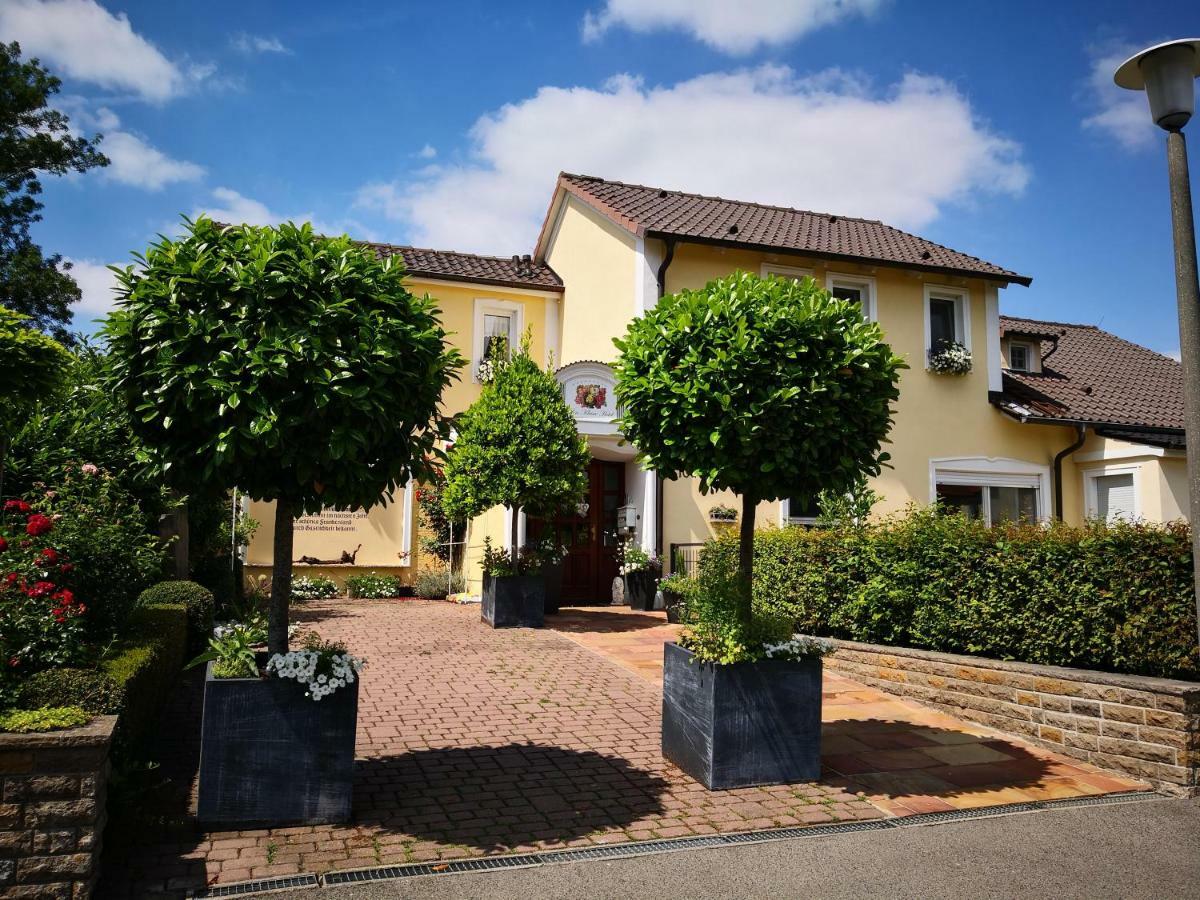 Das Kleine Hotel Iphofen, Fruehstueckszauber, No Waste, Nachhaltig, Nahe Aller Weingueter, Knauf Gips Kg Und Connekt, Kleines Secret Mit Garten & Terrassen, Tv Mirrorring, 55" Tv, Fine Dining, Hunde Willkommen Εξωτερικό φωτογραφία