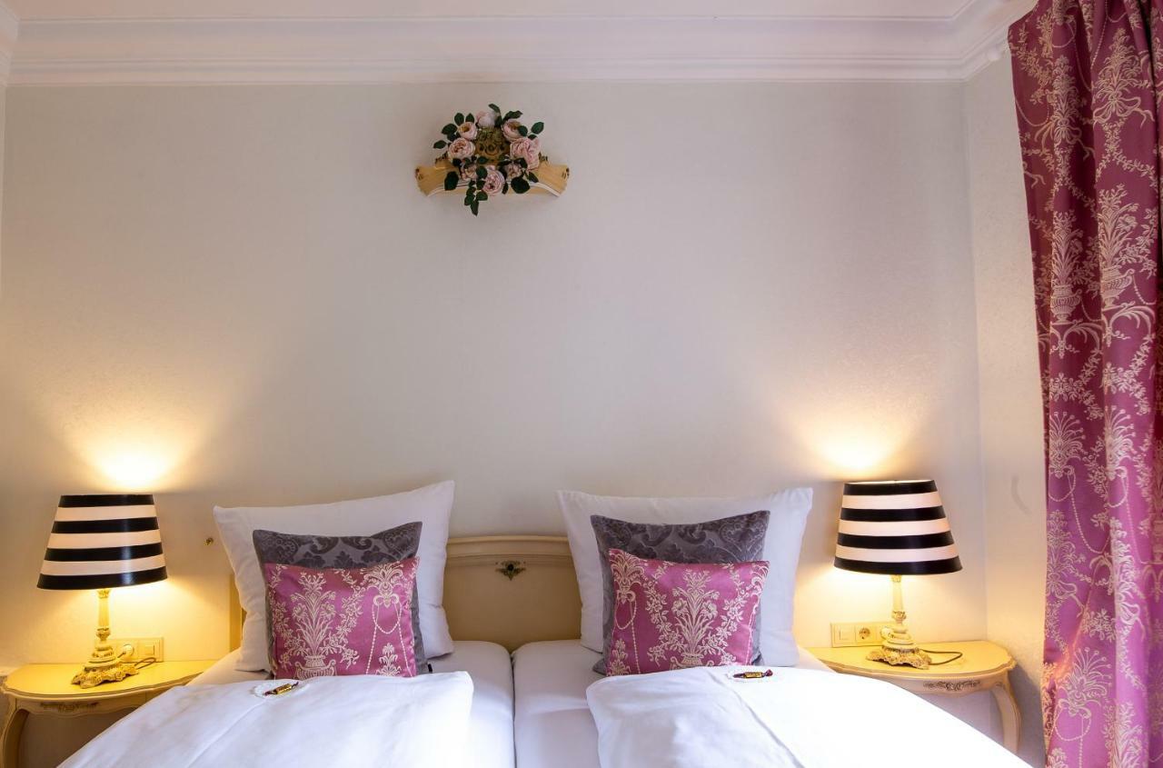 Das Kleine Hotel Iphofen, Fruehstueckszauber, No Waste, Nachhaltig, Nahe Aller Weingueter, Knauf Gips Kg Und Connekt, Kleines Secret Mit Garten & Terrassen, Tv Mirrorring, 55" Tv, Fine Dining, Hunde Willkommen Εξωτερικό φωτογραφία