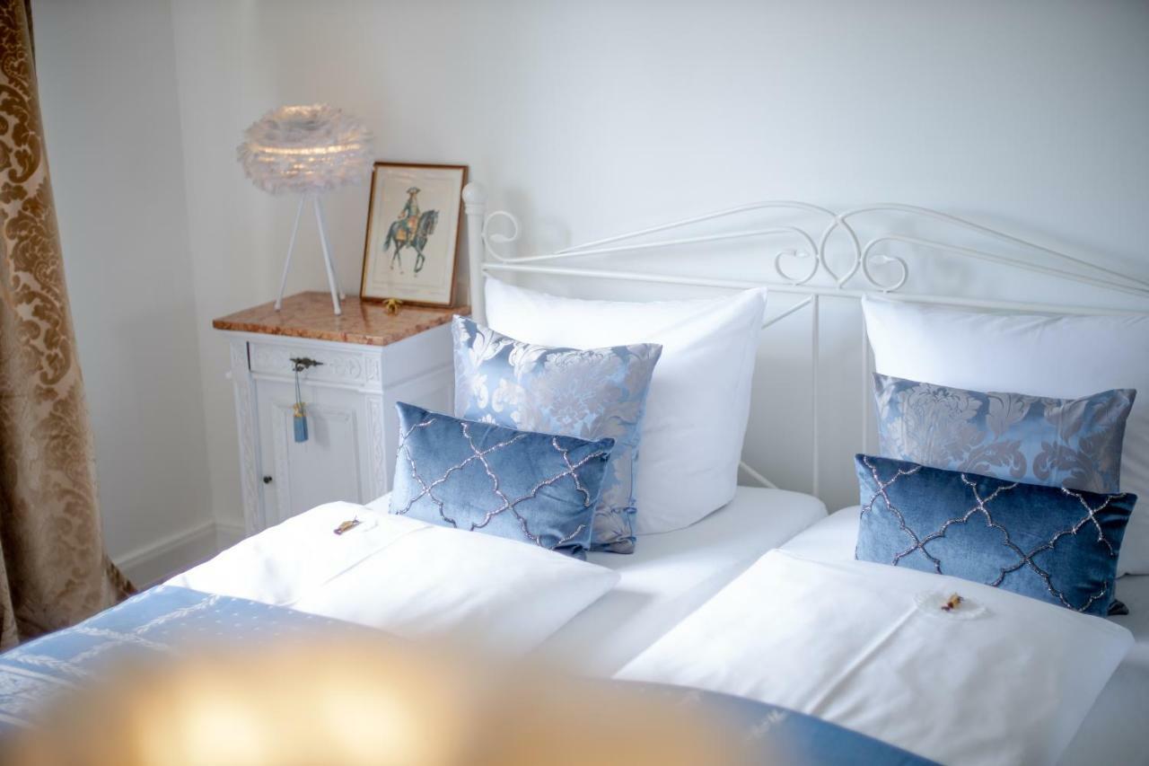Das Kleine Hotel Iphofen, Fruehstueckszauber, No Waste, Nachhaltig, Nahe Aller Weingueter, Knauf Gips Kg Und Connekt, Kleines Secret Mit Garten & Terrassen, Tv Mirrorring, 55" Tv, Fine Dining, Hunde Willkommen Εξωτερικό φωτογραφία